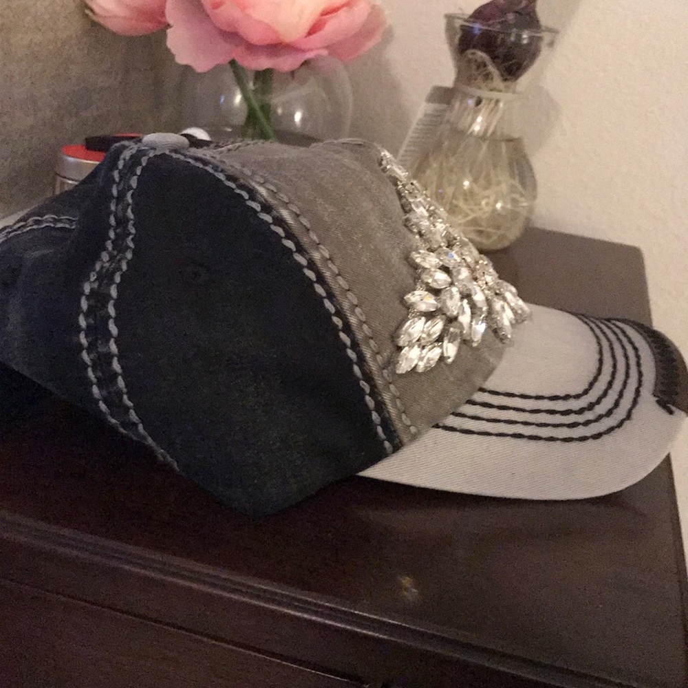 Hat - Picture 2 of 3